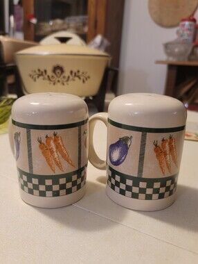 VTG Himark Vegetable Salt & Pepper Shakers Taiwan